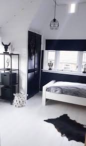 pin van amy osaba design op slaapkamer witte kamers zwart wit slaapkamers zwarte slaapkamers