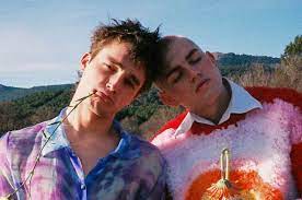 Marc segui, rauw alejandro & pol granch. Marc Segui Y Pol Granch Lanzan Un Colorido Y Divertido Video Para Tiroteo Letra Aqui Videoclip Actualidad Los40