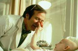 Peter coyote was born in manhattan, new york city, new york, usa as robert peter cohon to ruth (fidler) and morris cohon, an investment banker. Patch Adams Film Kritik Trailer Filmdienst