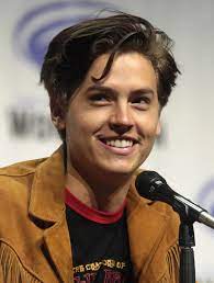 Aug 04, 2021 · cole sprouse's girlfriend, ari fournier, is done hiding their love. Datei Cole Sprouse By Gage Skidmore Jpg Wikipedia