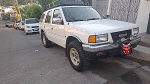 Buenas ! E buscado los bujes de la barra estabilizadora delantera y no e  podido encontrarla alguien sabe si le queda otra tengo una una rodeo sport  2002 De ante mano gracias !