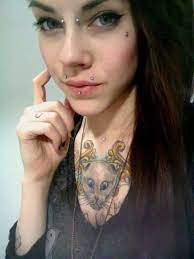 101 Cute Facial Piercings For Girls To Stand In Vougue Facial Piercings Piercings For Girls Piercings Unique