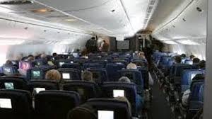 These planes cruise at a speed of 555mph at an altitude of 37000ft and have worldwide satellite communications are available on american airlines' boeing 777 and boeing 767 aircraft almost anytime while flying over north. Interieur De L Avion Boeing 777 200 American Airlines Youtube