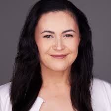 Lena Briggs's Instagram, Twitter & Facebook