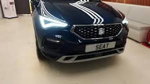 La parte trasera se ha remodelado con detalles plateados y tubos de escape enmarcados en negro. Seat White City Ateca Xperience Lux Auto 1 5 Lava Blue Youtube