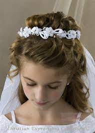 1001 Ideas Ingeniosas De Peinados De Comunion Hermosas Communion Hairstyles Wedding Hairstyles For Girls Girls Tiara