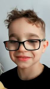 Maggie Peel's Instagram, Twitter & Facebook