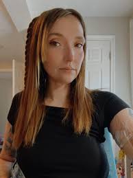 Bringing more body love and realness into 2021. I'll be honest it feels  like I was dissociating most of this year. It all just feels like a blur of  days that looked