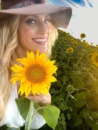Sunflower Field Photoshoot — Dollface Studios NY