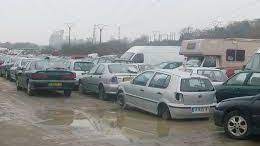 Check spelling or type a new query. Une Casse Auto