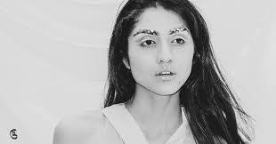 Elin Francis's Instagram, Twitter & Facebook