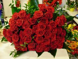 Rose rosse per san valentino: San Valentino Un Italiano Su Tre Regala Fiori Uno Su Due Invece Nulla Piceno Oggi