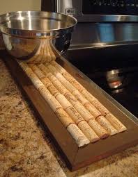20 Totally Awesome Things You Can Make With Old Frames Cork Crafts Diy Wine Cork Trivet Wine Cork Crafts
