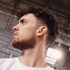 Einmal vom Lindt-Mann gel3ckt werden 😫