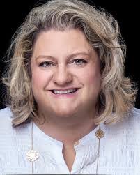 Kelli Cummings's Instagram, Twitter & Facebook