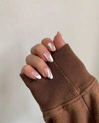 25 Nail Art Designs For Spring That Aren T Tacky Anna Elizabeth In 2021 Short Acrylic Nails Minimal Nails Subtle Nails