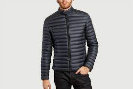 Modèle avec deux bandes colorées sur le milieu. Comment Choisir Une Doudoune Pour Homme Comme Un Camion