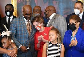 Floyd died after being washington (ap) — president joe biden will host george floyd's family at the white house. 1yuolhlzykah9m