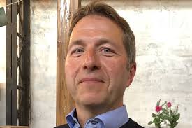 Bankmand forlod sektoren for at blive pædagog i en alder af 56: "Jeg er  stadig et konservativt slipsedyr"