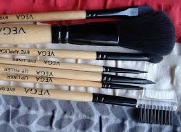 vega makeup brush set of 7 brushes