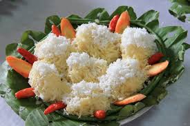 Selain terkenal akan kondisi alamnya yang masih perawan, salah satu pulau terbesar di indonesia ini memiliki berbagai kuliner nan lezat dan menggoda indera pengecap. Limakaki Selain Nasi Padang Lima Kuliner Khas Sumatera Barat Ini Wajib Untuk Dicicipi