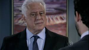 César encontra uma solução para a situação de Félix