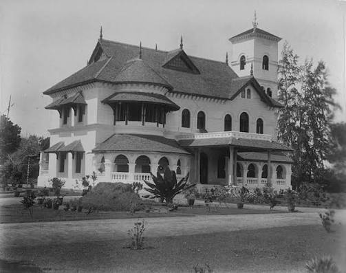 File:Residence of the Maharaja of Travancore at Thevalli in Quilon.jpg - Wikimedia Commons