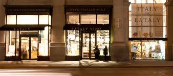 Un modello originale di mercato in cui i prodotti di alta qualità della tradizione agroalimentare italiana non solo si comprano ma si consumano e si studiano. 9 Places To Go New York City Ideas New York City New York City