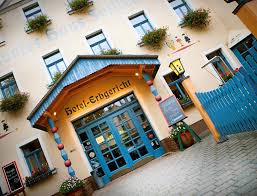 Öffnungszeiten von mehrgenerationenhaus buntes haus freiberg in tschaikowskistr. Buntes Haus Seiffen Hotel Erbgericht Hotel Outdooractive Com