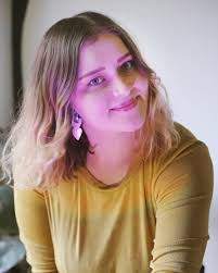 👋 It's time that we introduce ourselves! My name is Kristen and I'm the  owner of @thedropspot.yxe. You'll see my face most often in the gallery 😃  I grew up in St