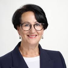 Vickie Chapman's Instagram, Twitter & Facebook