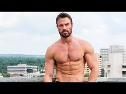 During the season, he featured all the traits of a bad boy and quickly bagged a villain's title. Exclusive Bachelorette Star Chad Johnson Flaunts His Insane Abs See The Sexy Pics Youtube