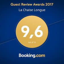 In modern french the term chaise longue can refer to any long reclining chair such as a deckchair. La Chaise Longue Lucca Updated 2021 Prices