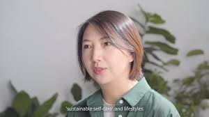 Elaine Gong's Instagram, Twitter & Facebook