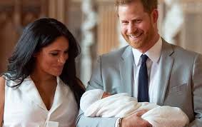 Baby lili is a sister for the. Baby Archie Neues Foto Von Meghan Markles Und Prinz Harrys Sohn