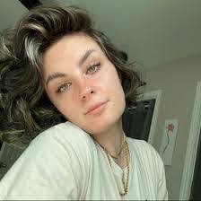 Emily Checketts's Instagram, Twitter & Facebook