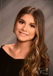 Paola Lechuga's Instagram, Twitter & Facebook