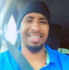 Cabdulqaadir Maxamed Cali: 27 sano ayuu dalka ka maqnaa, markii uu yimid  waxaa lagu dilay weerarkii Hotel Xayaat. Waxaa meydkiisa la la'aa laba  maalmood. Sahra Abdi ayaa wareysatay walaashi Dr. Ayaan Maxamed