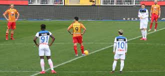 Select from premium lecce calcio of the highest quality. Datei Calcio Di Inizio Lecce Atalanta Jpg Wikipedia