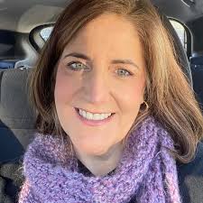 Ok, ok, I'll play cause I'm curious to know!!!! How old you think I am??  🇵🇷