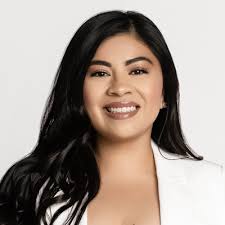 Alejandra Gomez's Instagram, Twitter & Facebook