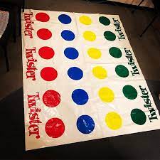 ツイスターゲームの実物を初めて見ました ツイスターゲーム なんであのときcafe peg jump triangle peg