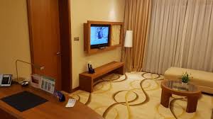 The hotel is 38 kilometers away from pudong international airport and 5 kilometers away from the shanghai new international exhibition center, near metro line 2/4/6/9 to speed you around the city. Holiday Inn Shanghai Pudong Kangqiao Pudong Holidaycheck Shanghai China