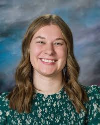 Heidi Estes's Instagram, Twitter & Facebook