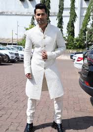 Varun dhawan & alia bhatt characters: Alia Bhatt And Varun Dhawan Stun During Kalank Promotions Masala Com