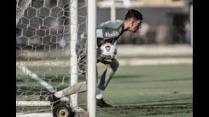 Sobre o futuro do profissional do jogador, o empresário acredita que uma definição deve acontecer muito em breve. Contratado Recentemente Goleiro Edu Araujo Chama Atencao Na Base Do Santos Lance