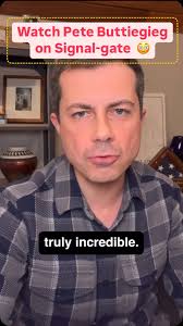 Mira este vídeo substack de @pete.buttigieg hablando de lo que ahora se  llama "Signalgate. Es tan grave y tan serio. Realmente espero que la gente  entienda lo que es un absoluto desastre