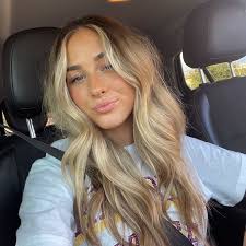 Taylor Romney (@taylorromneyyy)