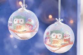Weihnachtskugeln Mit Serviettentechnik Vbs Hobby Com Weihnachtsbaumschmuck Selber Basteln Serviettentechnik Weihnachtskugeln Basteln