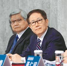 《半導體》台積電：正努力洽購bnt原廠疫苗 (時報資訊 2021/06/18 14:38) 行政院授權台積電與永齡代表政府採購bnt疫苗，台積電證實，確有此事 (財訊快報 2021/06/18 14:21) Ktwwgmqgvlj Mm